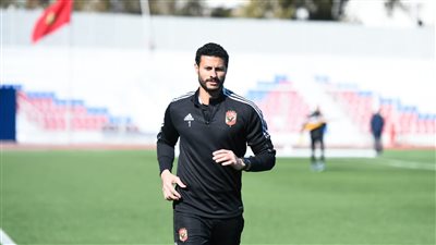 كولر يجتمع بلاعبي الأهلي قبل المران.. وتدريبات إضافية لـ الشناوي