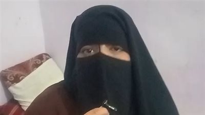 أم تقيد ابنتها بسلاسل في الدقهلية: رمت نفسها في البحر وما بعرفش أسيطر عليها | بث مباشر
