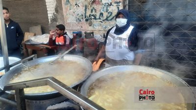 كفاح من أسوان للقاهرة.. أم أميرة أشهر بائعة بطاطس بمصر: بشقى على لقمة العيش بالحلال | بث مباشر