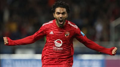 حسين الشحات رجلًا لمباراة الأهلي وأسوان بالدوري 
