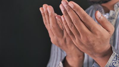  كيف يفتح الله لك أبواب الرزق.. 8 خطوات حددها العلماء