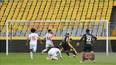 بثلاثية نظيفة.. الزمالك يتلقى هزيمة قاسية أمام فاركو في الدوري الممتاز | بث مباشر