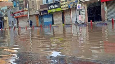 بعد غرق الشوارع.. مسؤول مياه قنا يكشف تفاصيل كسر الخط الرئيسي| بث مباشر