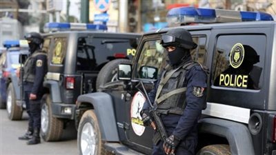 مصدر أمني يكشف حقيقة العثور على جثة فتاة داخل سيارة بحدائق الأهرام | بث مباشر