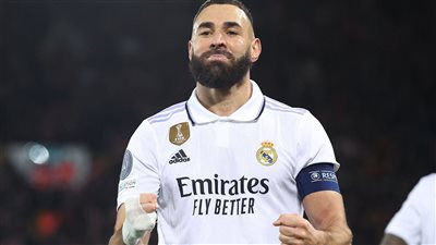 كريم بنزيما يقود هجوم ريال مدريد أمام فياريال في الدوري الإسباني