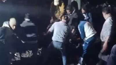 جميعهم من عائلة واحدة.. انتشال 6 ضحايا غرقوا في حوض مياه بطريق قنا سوهاج الصحراوي | بث مباشر 