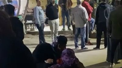 من أمام المشرحة.. الحزن يكسو وجوه أهالي الضحيتين بحادث قطار رمسيس منوف | بث مباشر 