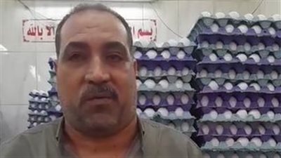يستخدم بمصانع الحلويات.. تاجر يوضح استخدامات البيض البودرة | بث مباشر
