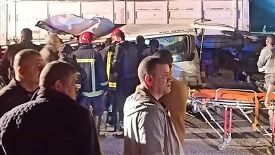 مصرع 3 أشخاص وإصابة 5 في تصادم عدد من السيارات بالطريق الصحراوي بالإسكندرية