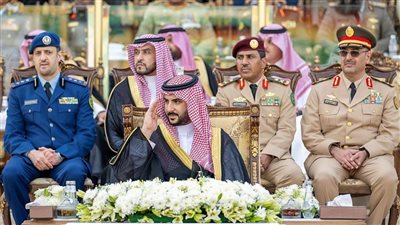 وزير الدفاع السعودي يشهد حفل تخرج الدفعة 81 حربية| صور 