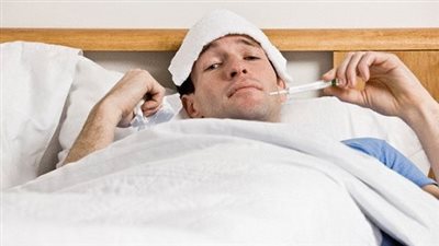 آلام في العضلات وارتفاع حرارة الجسم.. أعراض الحمى الفيروسية وأسبابها